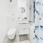 Comfortable Close To Metro Station By Renters Apartment *
