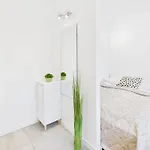Comfortable Close To Metro Station By Renters Apartment *