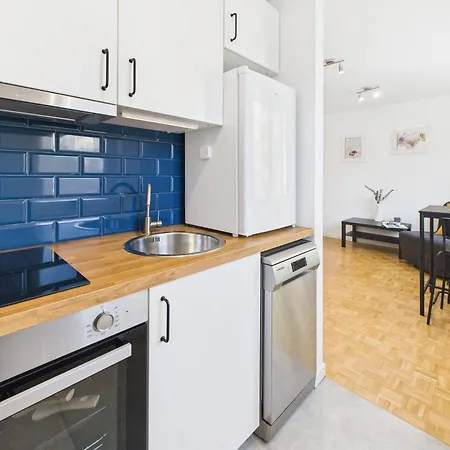 Apartman Comfortable Close To Metro Station By Renters Varsó