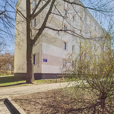 شقة Comfortable Close To Metro Station By Renters وارسو