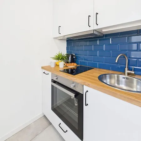 Comfortable Close To Metro Station By Renters Appartement Warschau