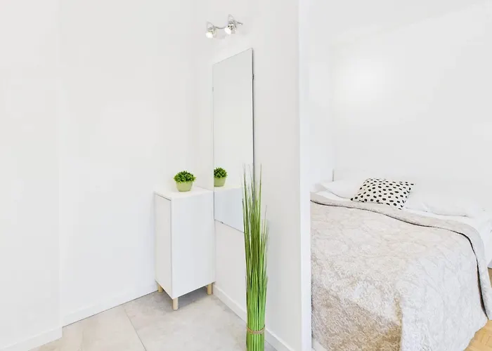 Comfortable Close To Metro Station By Renters Appartement *