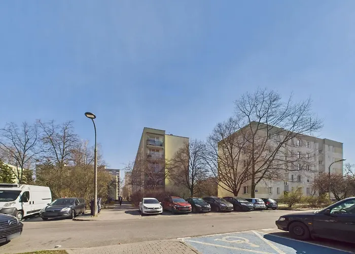 Comfortable Close To Metro Station By Renters Appartement Varsovie